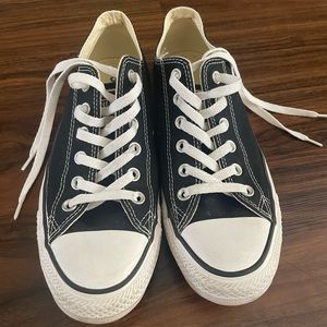All Star Converse - Size 7 in mens/ 9 in women’s - only worn 3x
